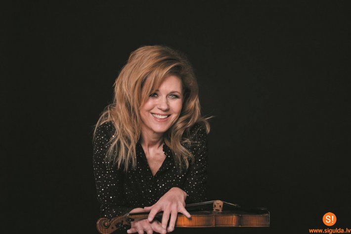 Siguldā ar vienīgo koncertu Latvijā uzstāsies dāņu džeza vijolniece Line Kruse