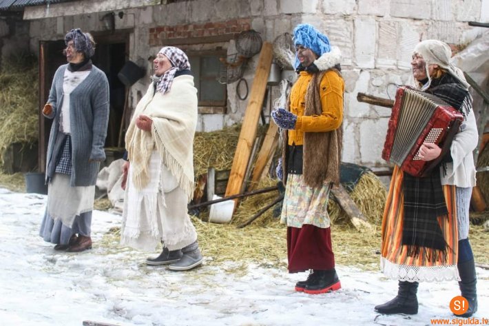 Folkloras kopa “Mālis” piedalās Starptautiskā masku tradīciju festivālā