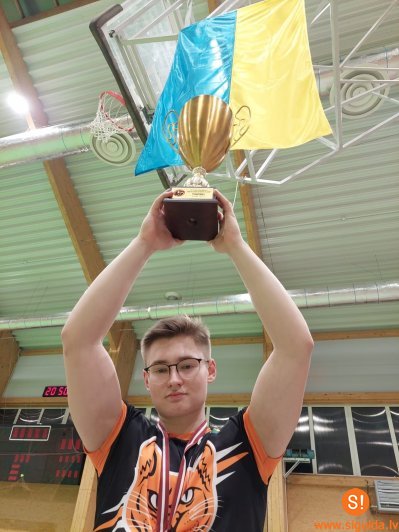 Inčukalnietis – divkārtējais čempions galda hokejā