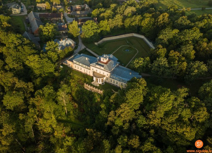 Krimuldas muiža gatavojas svētku pasākumiem