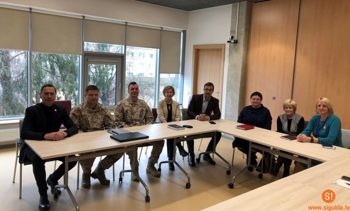 Visās Siguldas novada vidusskolās no 1. septembra tiks īstenota “Valsts aizsardzības mācība”