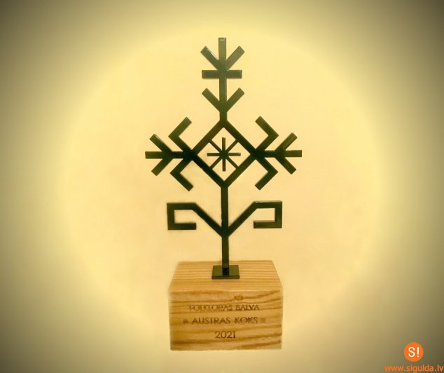 Folkloras balvu “Austras koks” saņems Indra Čekstere un folkloras kopa “Putni”