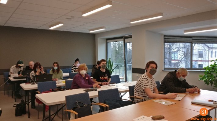 Seniori attīsta digitālās prasmes