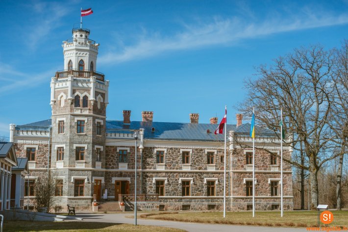 No 1. maija būs izmaiņas Siguldas Jaunās pils darba laikā