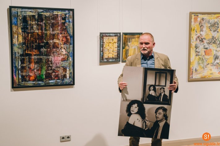 Kultūras centrā “Siguldas devons” atklāta Ata Ieviņa personālizstāde