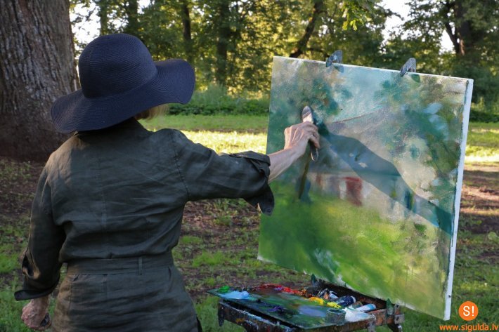 Noslēdzies mākslinieku plenērs “Mergupe krāsās”