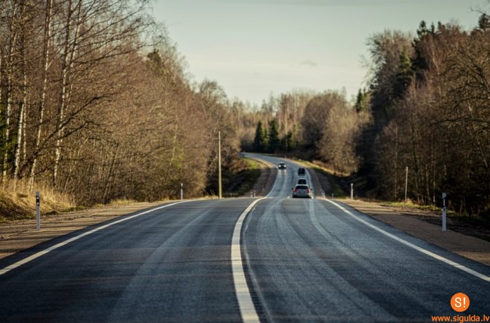 Autovadītāji aicināti savlaicīgi aprīkot spēkratus ar ziemas riepām