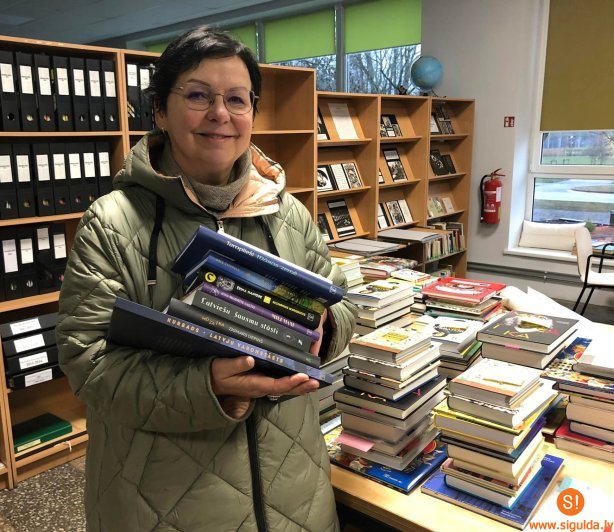 Siguldas novada bibliotēkas saņem grāmatu dāvinājumu