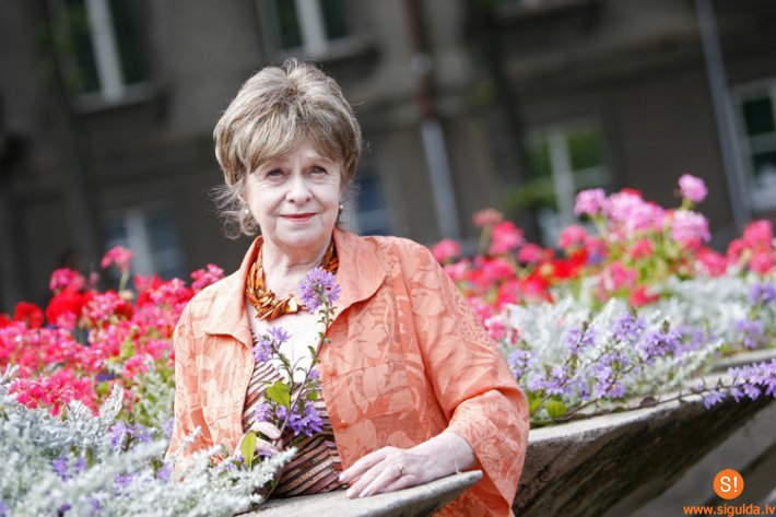 “[Ie]nāc literatūrā” viesojas Siguldas Valsts ģimnāzijā