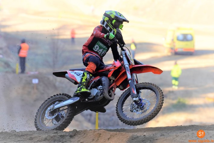 Siguldietis debitē Latvijas čempionātā motokrosā