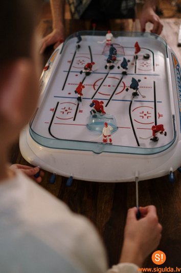 Inčukalniešiem piecas godalgas galda hokeja čempionātā