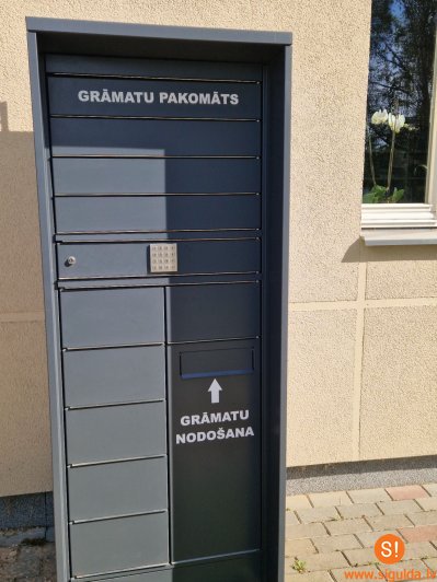 Raganā uzstādīts grāmatu pakomāts jeb bibliomāts