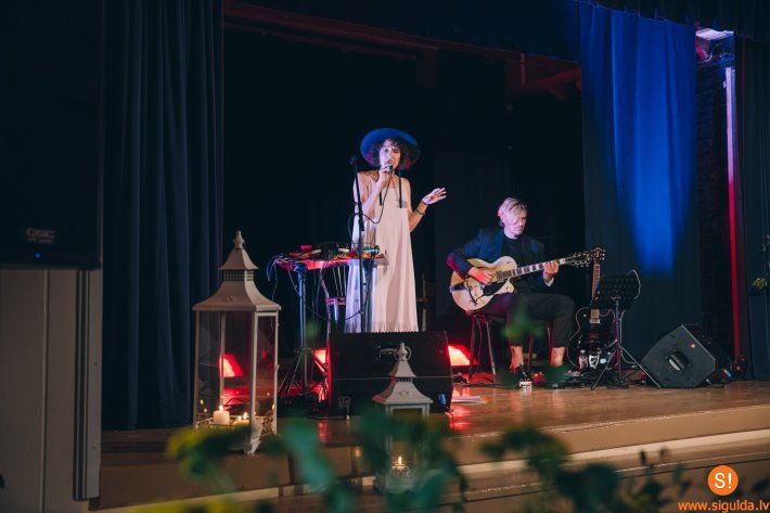 Morē izskanēja “Pagalma romances”; atvērta izstāde “Vasarraibumi”