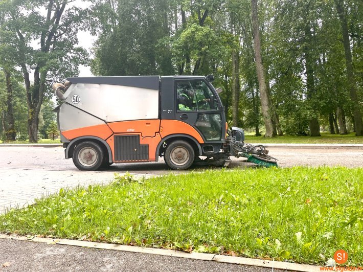 Turpinās vētras postījumu apzināšana; ielu sakopšana tiek veikta prioritārā secībā