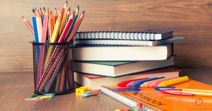 Daudzbērnu ģimenēm pieejams pabalsts mācību līdzekļu iegādei