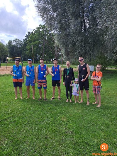 Mālpils Sporta centrā norisinājies pludmales volejbola turnīrs