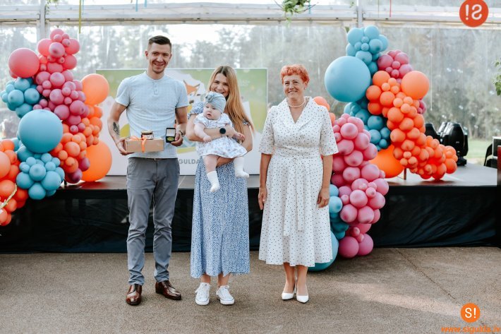 Medaļu “Esmu dzimis Siguldas novadā” saņēmuši 2023. gada pirmajā pusgadā dzimušie mazuļi