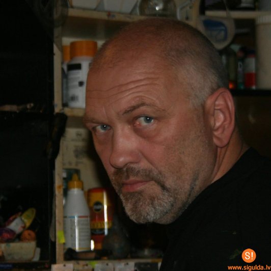 “Art IS Cool” Mālpils Kultūras centra izstāžu zālē