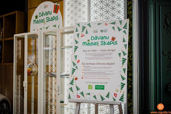 Siguldā atklāts dāvanu maiņas skapis