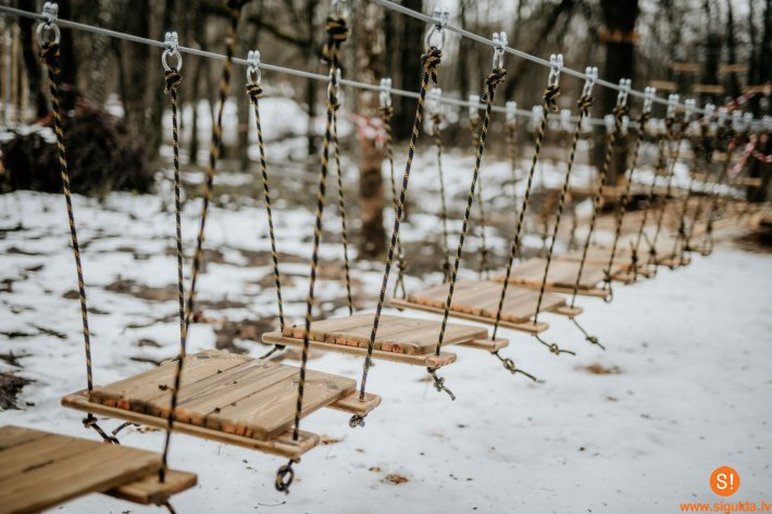 Mergupes dabas takā Mālpilī izveidota aktīvās atpūtas zona bērniem un jauniešiem
