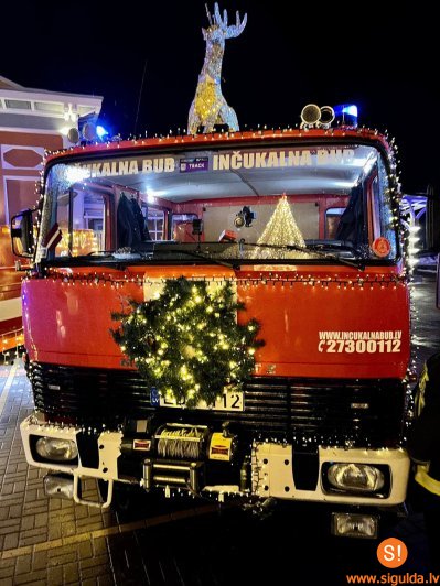 Notiks svētku brauciens ar izdekorētām ugunsdzēsēju automašīnām