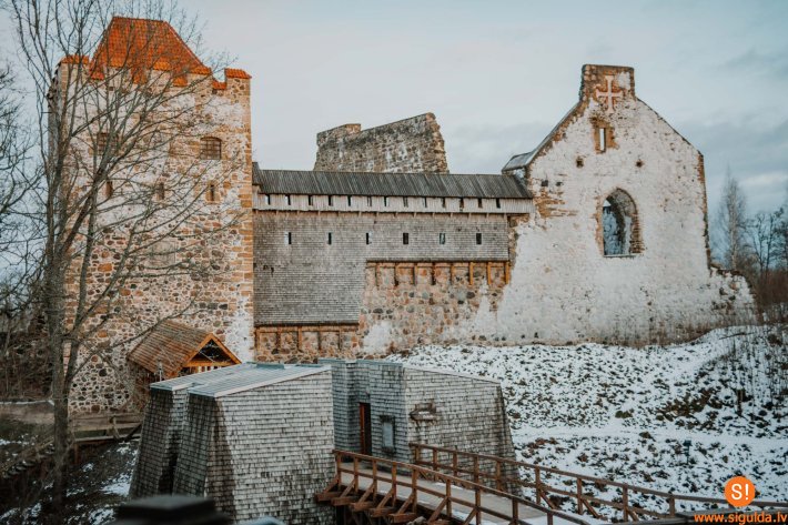 Noslēgušies apjomīgie Livonijas ordeņa Siguldas pils vēsturiskā mūra atjaunošanas darbi