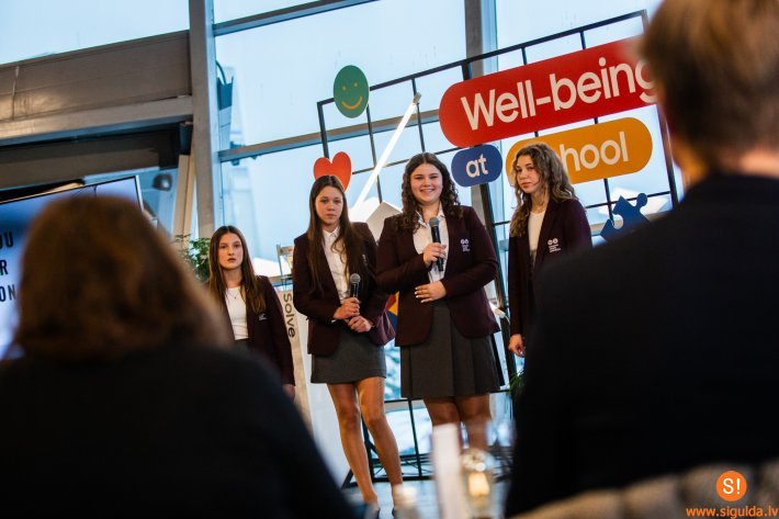 Jaunietes pārstāv Latviju Baltijas skolēnu ideju konkursā