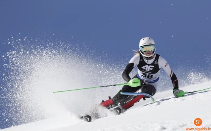 Novadniece Dženifera Ģērmane uzvar Eiropas kausa sacensībās kalnu slēpošanā