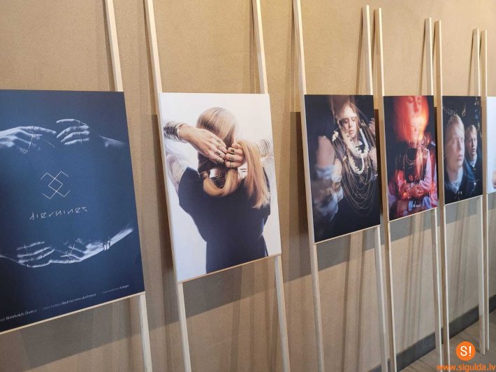 Lēdurgas pagastā radītā izstāde ar lībiskiem motīviem aizceļojusi uz Ungurpili