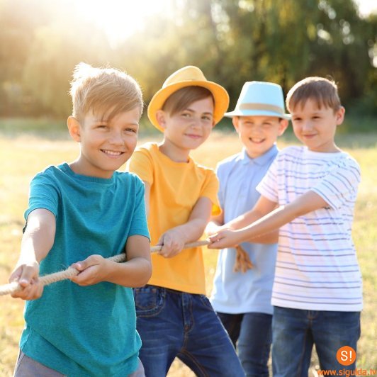 Izsludināts projektu konkurss bērnu un jauniešu vasaras nometņu atbalstam