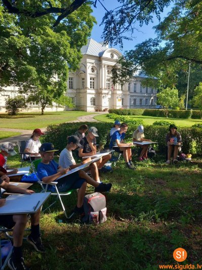Krimuldas Mūzikas un mākslas skolas audzēkņi piedalās vairākās nometnēs