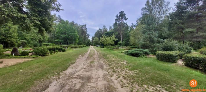 Stīveru kapos uzsāk piebraucamā ceļa un stāvlaukuma atjaunošanas darbus