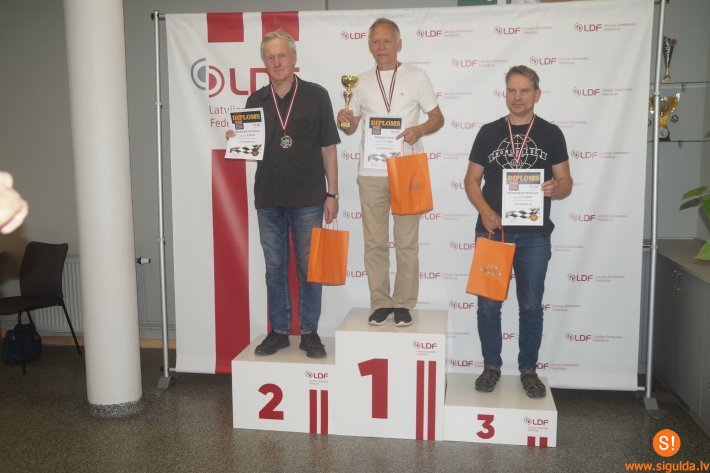 Novadnieks uz pjedestāla Latvijas Veterānu čempionātā 64 lauciņu dambretē