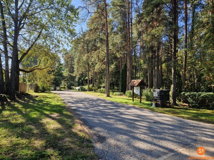 Novada kapsētās veikti infrastruktūras labiekārtojuma darbi