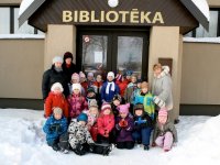 Bērnudārza Ābelītes bērni piedalījās dzejoļa krājuma atvēršanas svētkos bibliotēkā