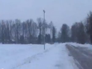 Allažos izbūvēts apgaismojums gājēju ietvei uz skolu (VIDEO)