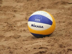 Siguldas jaunieši piedalās pludmales volejbola sacensībās Liepājā