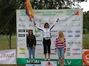 Zanda Abzalone gūst uzvaru Siguldas kausā orientēšanās sportā