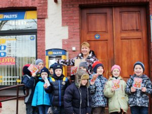 Bērnudārza „Ieviņa” bērni iepazīst Siguldas pasta nodaļu