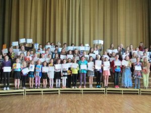 Apbalvojumus saņem Siguldas 1.pamatskolas skolēni