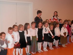 Bērnudārzs „Pasaciņa” sveic Latviju dzimšanas dienā 