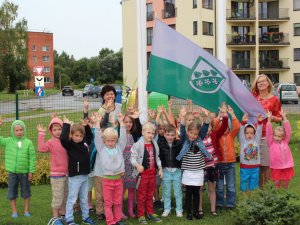 Pie Siguldas novada pašvaldības izglītības iestādēm ik dienas plīvos novada karogs