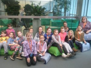 Siguldas 1.pamatskolas skolēni apmeklē Gaismas pili