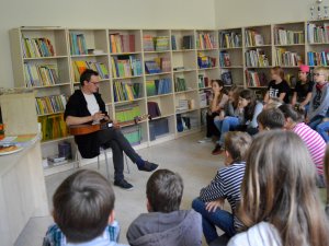 Laurenču sākumskolā viesojas mūziķis Goran Gora