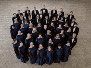 Latvijas simtgadei veltīts Valsts akadēmiskā kora „Latvija” koncerts