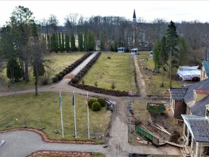 PAPILDINĀTS: Turpinās pils kompleksa rekonstrukcija un pils dārza vēsturisko stādījumu atjaunošana