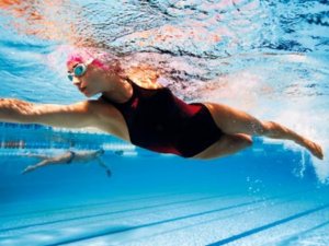 Uzsāk audzēkņu uzņemšanu interešu izglītības programmā peldēšanā