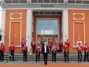 Pūtēju ansambļa  „Sigulda” brīvdabas koncerts „Zied ievas Siguldā!”