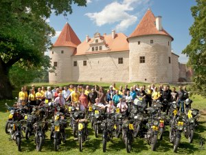 Siguldā būs skatāms seno motociklu salidojums „Kurzemes riņķis”