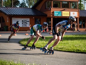 Noskaidroti sezonas labākie Siguldas skrituļslidotāji